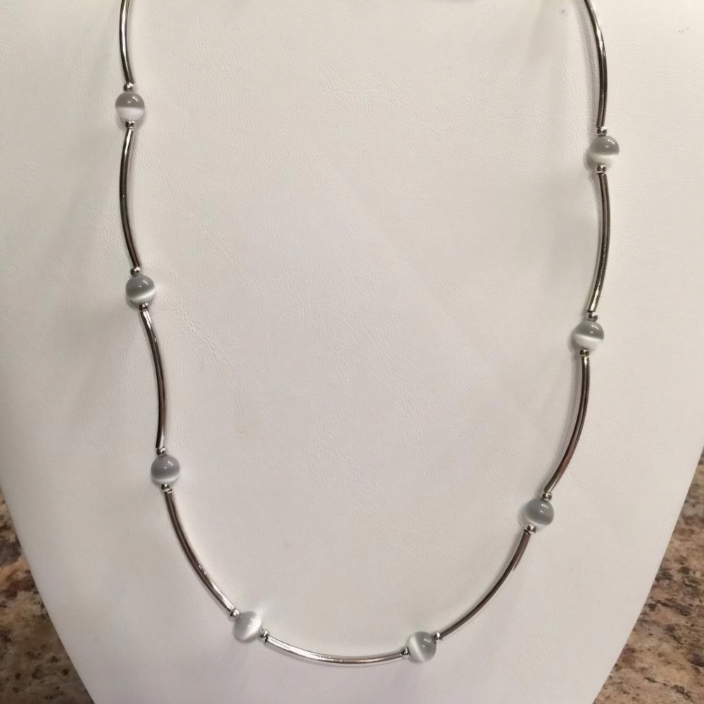 Vintage Lady Remington silver tone‎ adjustable necklace marbled beads, signed LR